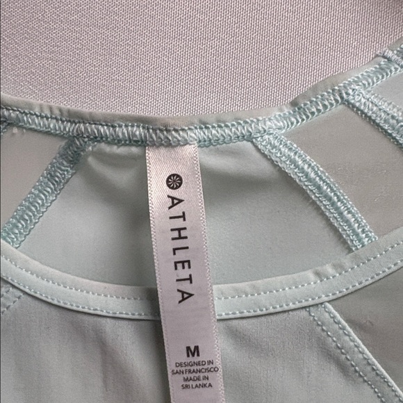 Athleta Ultimate Hybrid Tee Oasis Blue Size Medium - Picture 6 of 6